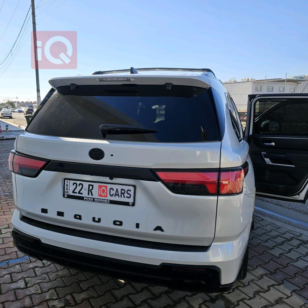 تويوتا سيكويا